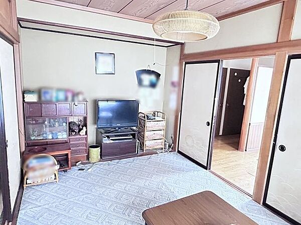 【1階和室】約6帖。