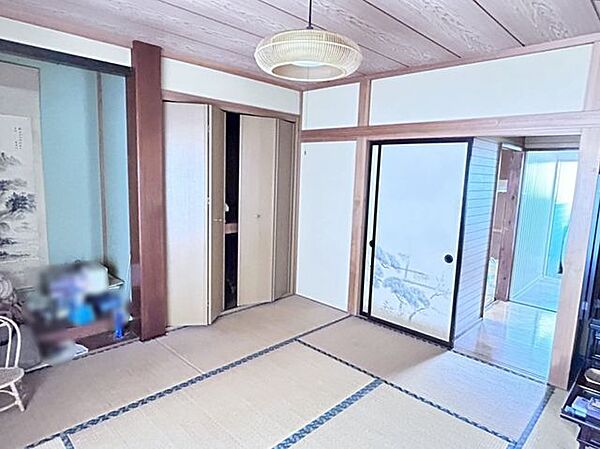 【1階和室】約8帖。