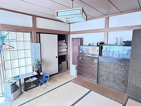 【中2階和室】約7帖。