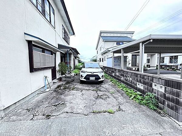 【駐車場】