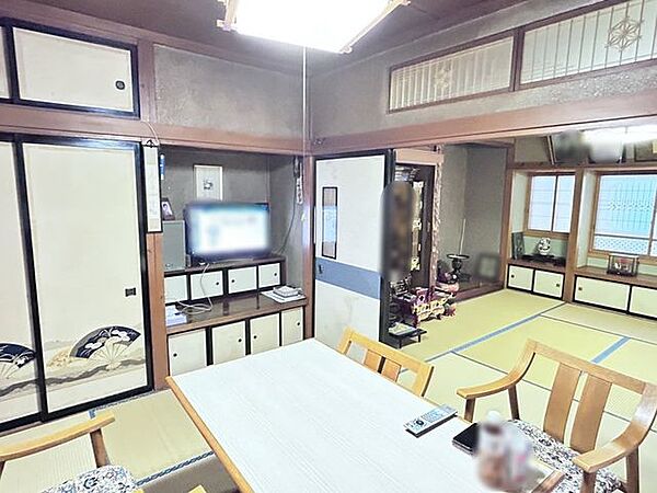 【1階和室】約6帖。