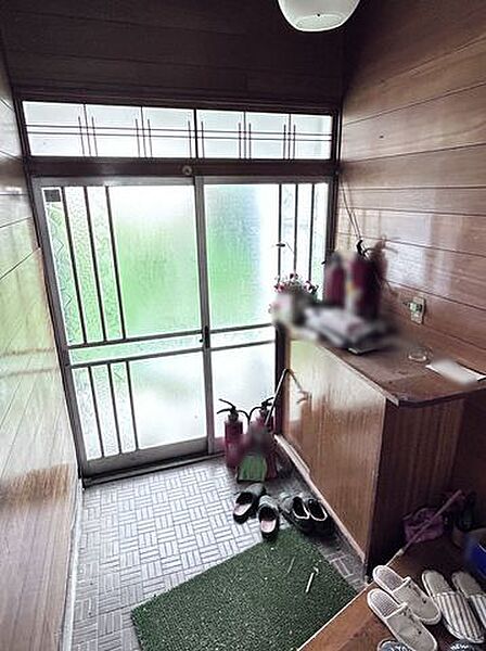 【玄関内観】