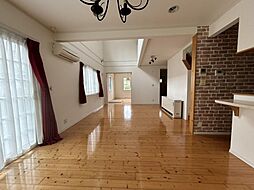 大崎市岩出山下野目字泉山　戸建て 4SLDKのリビング/ダイニング