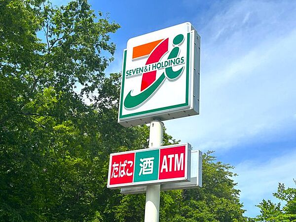 【周辺環境/コンビニ】セブンイレブン宮城七ヶ浜店様まで940ｍ（徒歩12分）