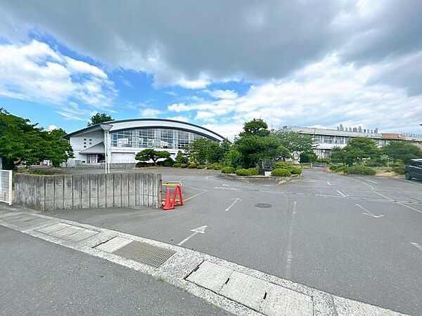 美里町立南郷中学校 【周辺環境/中学校】美郷中学校まで6000ｍ（徒歩75分） 3200m
