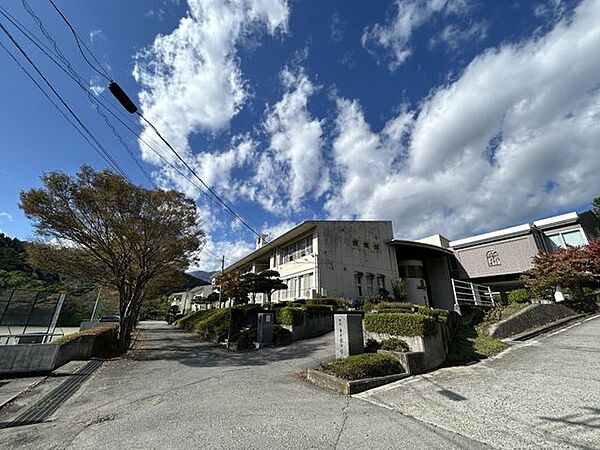 【周辺環境/中学校】市川三郷町立市川南中学校まで約400m（徒歩5分）