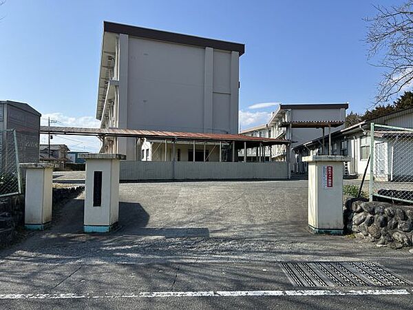 富士宮市立富士根南中学校 徒歩34分。 2670m