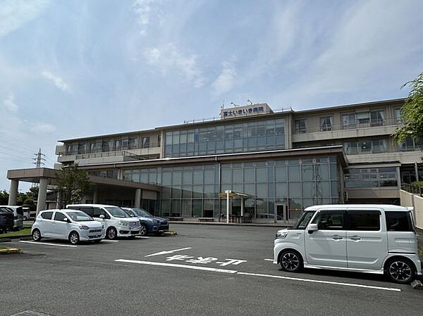 医療法人社団紫苑会富士いきいき病院 徒歩8分。 590m
