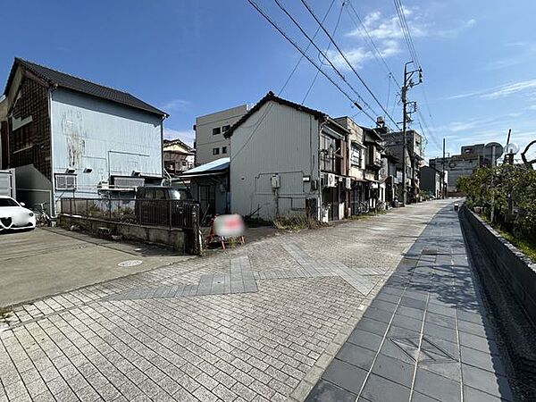 【西側道路】