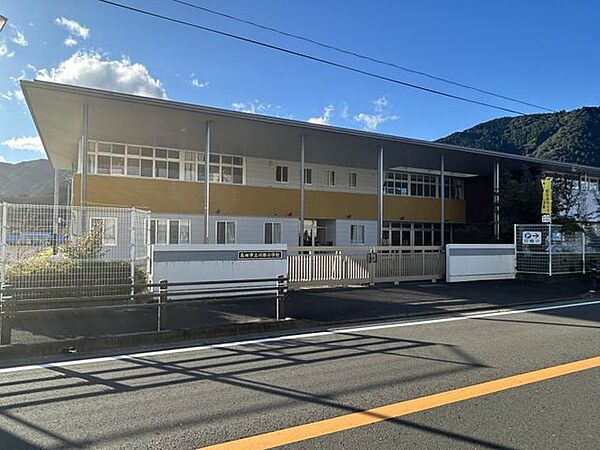 島田市立川根小学校 徒歩11分。 850m