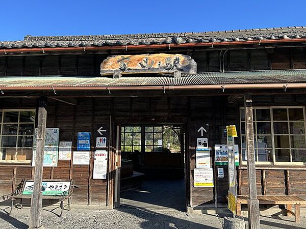 家山駅(大井川鐵道 大井川本線) 徒歩12分。 940m