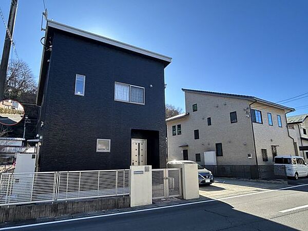 【外観】北側から見た外観。敷地62坪、建物32坪です。