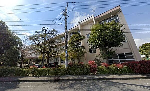 富士宮市立富士宮第二中学校 徒歩9分。 690m