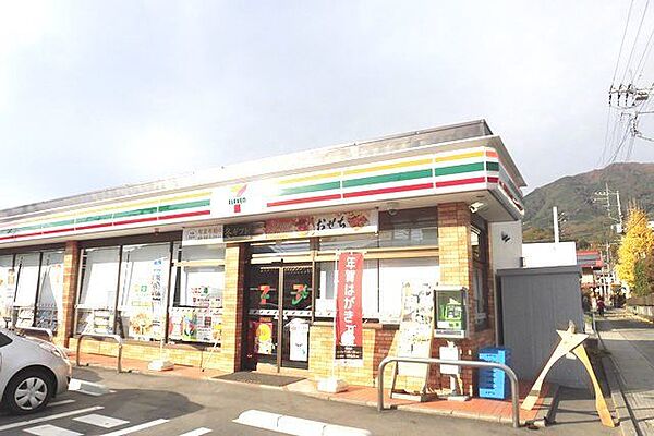 セブンイレブン大月鳥沢店 徒歩9分。 700m