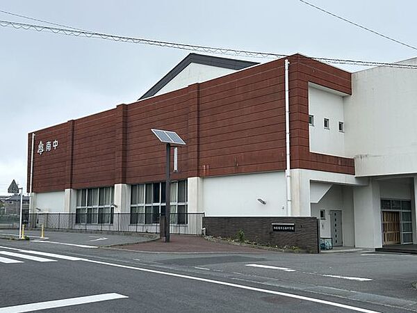 御殿場市立南中学校 徒歩27分。 2130m