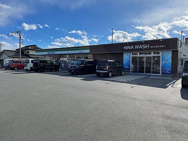 ファミリーマート甲斐富竹新田店 徒歩14分。 1050m