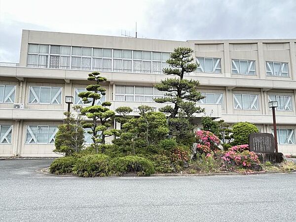 森町役場 徒歩7分。 500m