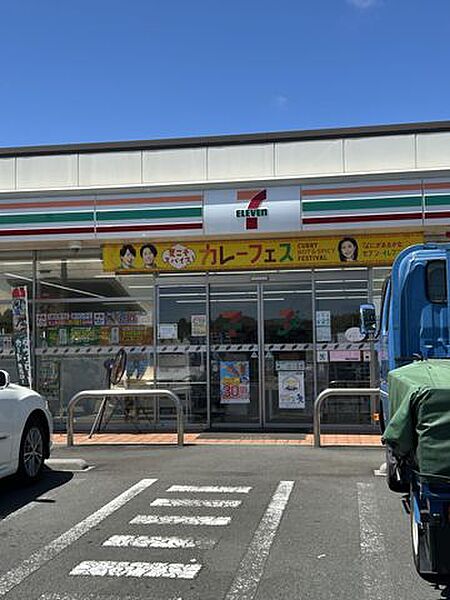 徒歩66分。セブンイレブン菊川赤土店 5210m