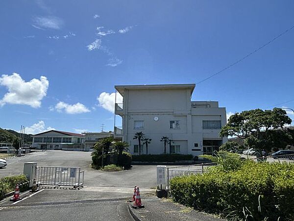 徒歩45分。御前崎市立浜岡北小学校 3580m