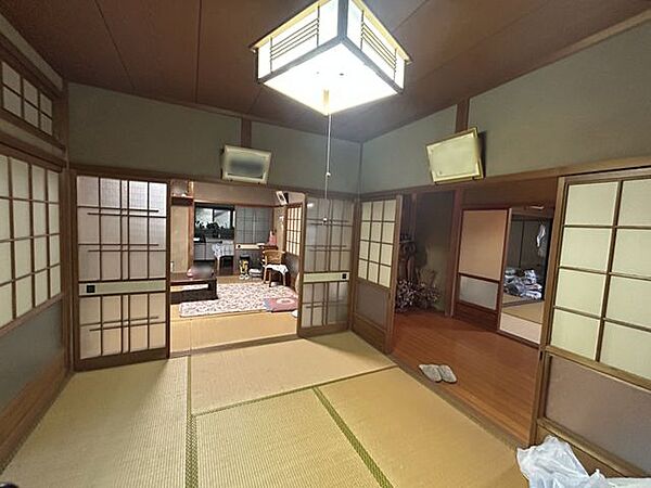 【1階和室】約6帖。