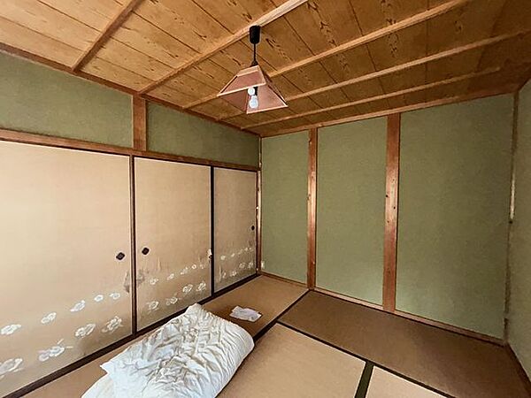 【2階和室】約6帖。