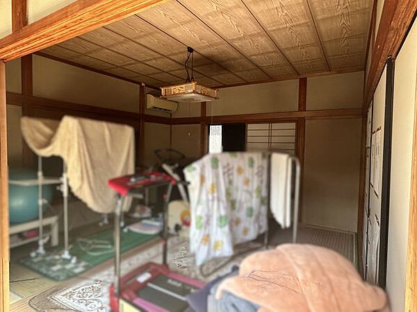 【住宅中央部南側8帖和室】
