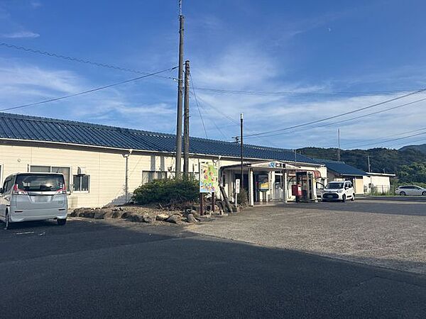 仁万駅(JR西日本 山陰本線) 徒歩6分。 430m