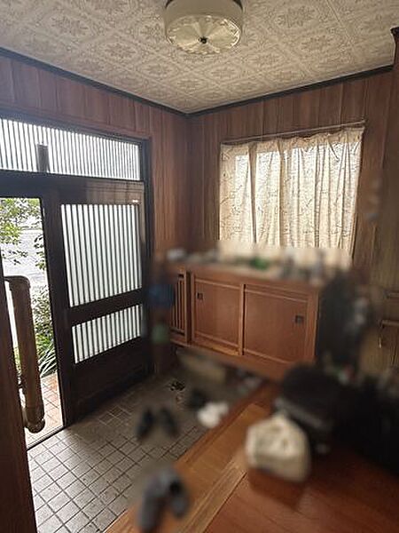 【玄関内観】