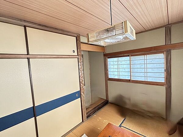 【2F南西側6帖和室】