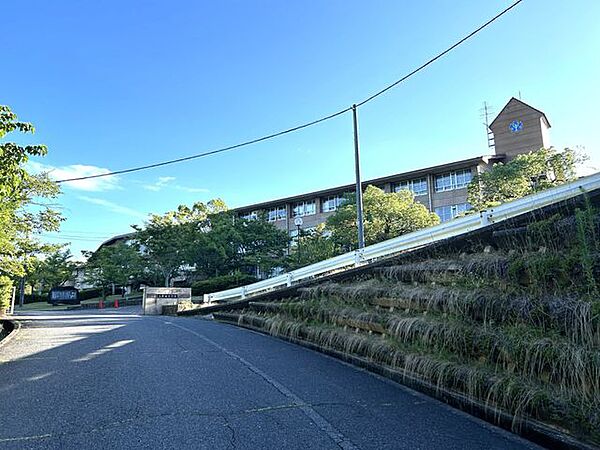 廿日市市立大野東中学校 徒歩26分。 2050m