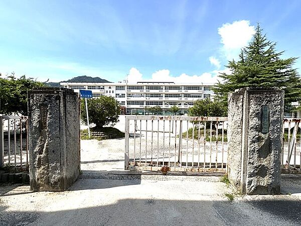 熊野町立熊野第一小学校 徒歩10分。 730m