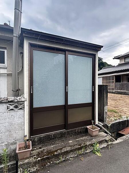 【勝手口】