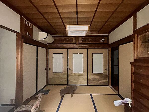【1階6帖和室】