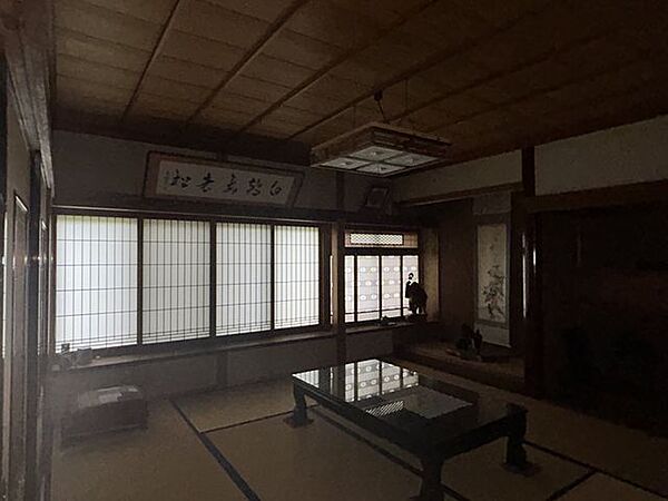 【1階8帖和室】