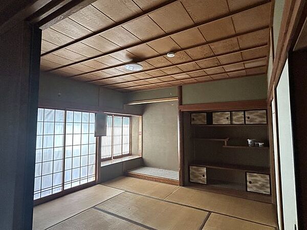 【1階和室】約8帖。