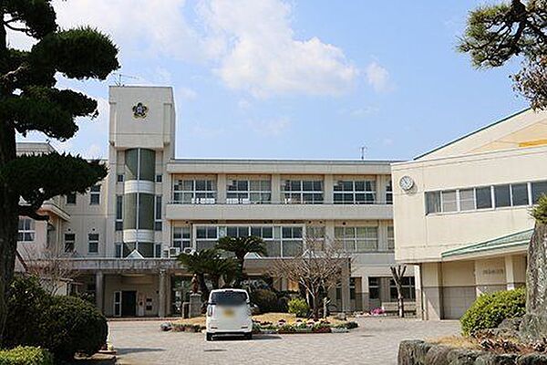 西条市立周布小学校 徒歩17分。 1320m