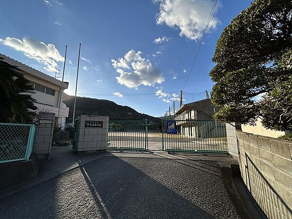 【周辺環境/中学校】下笠居中学校まで450m（徒歩6分）