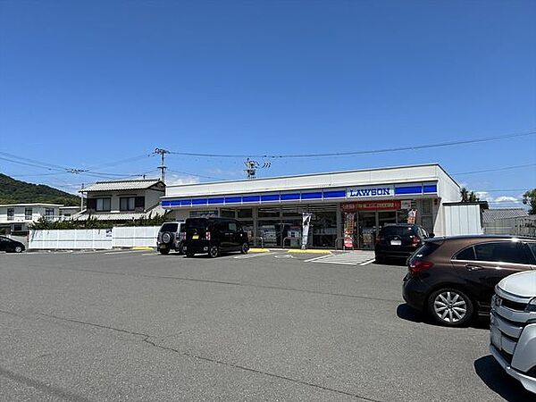 【周辺環境/コンビニ】ローソン高松香西北町店様まで2000m（徒歩25分）
