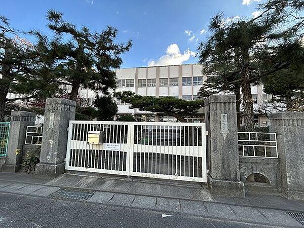 【周辺環境/小学校】下笠居小学校まで350m（徒歩5分）