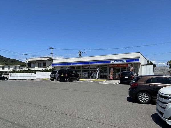 【周辺環境/コンビニ】ローソン高松香西北町店様まで2000m（徒歩25分）