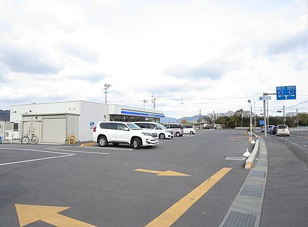 ローソン綾川町店 徒歩41分。 3210m