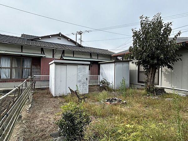 【庭】ガーデニングや家庭菜園なども楽しめます。