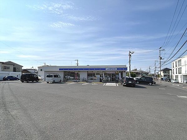 ローソン高松木太町川西店 徒歩2分。 90m