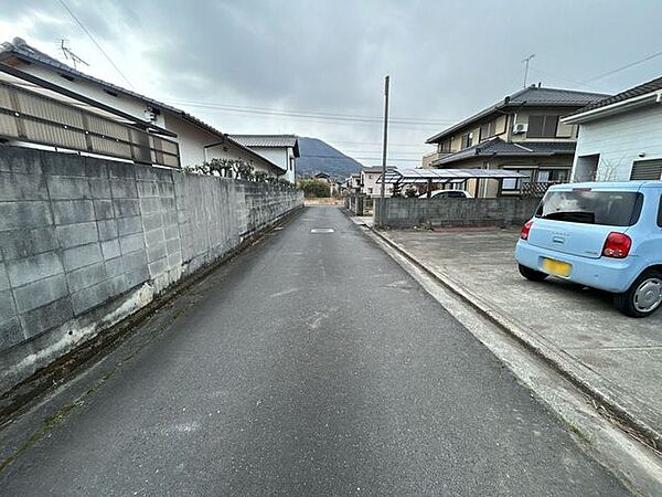 【前面道路】南側私道の幅員は、4.0ｍ。