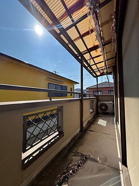 高松市立円座 【ベランダ】南向きのベランダは日当たり良好です。 500m