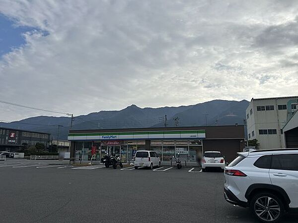 徒歩17分。ファミリーマート土居町津根店 1340m