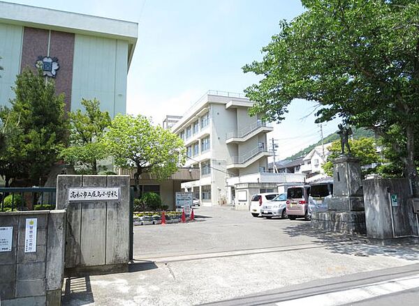 徒歩19分。高松市立屋島小学校 1480m