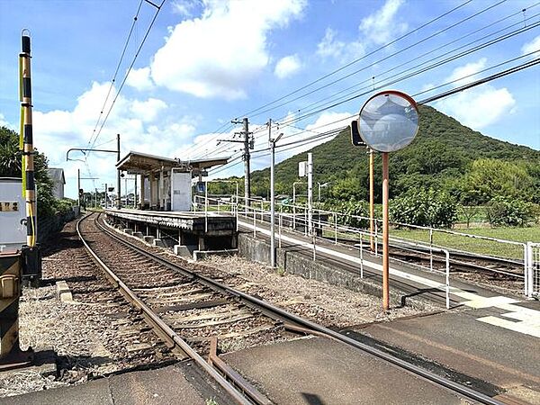 徒歩36分。井戸駅（長尾線） 2860m