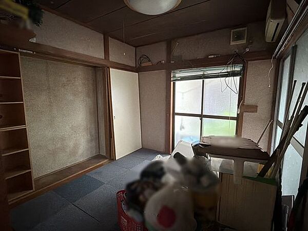 【1階洋室】約4.5帖。