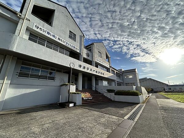 杵築市立八坂小学校 徒歩30分。 2370m